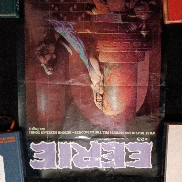 Vampirella Comic Book - Picture 10 of 10